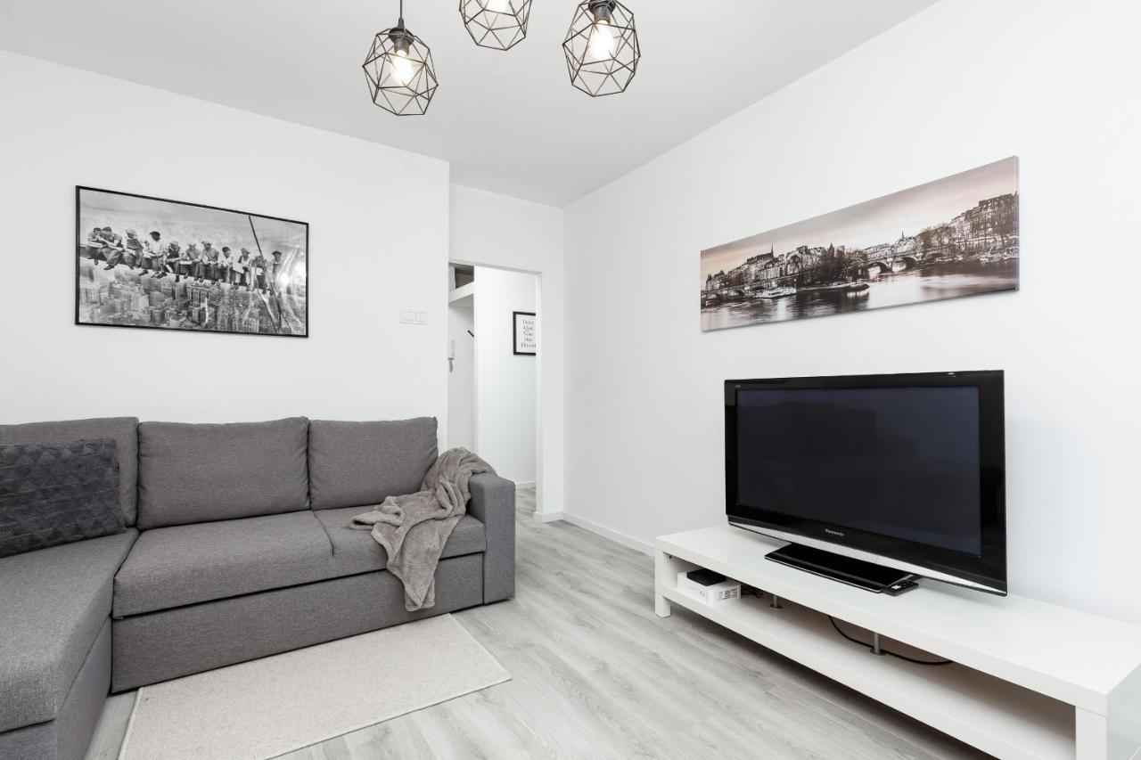 Studio City Center Zlota Street By Renters Varşovia Exterior foto